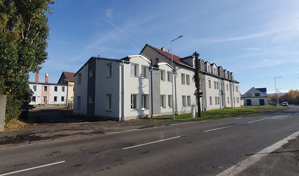 Pronájem bytu 1+1 40 m², Košťany – náhled fotky 2