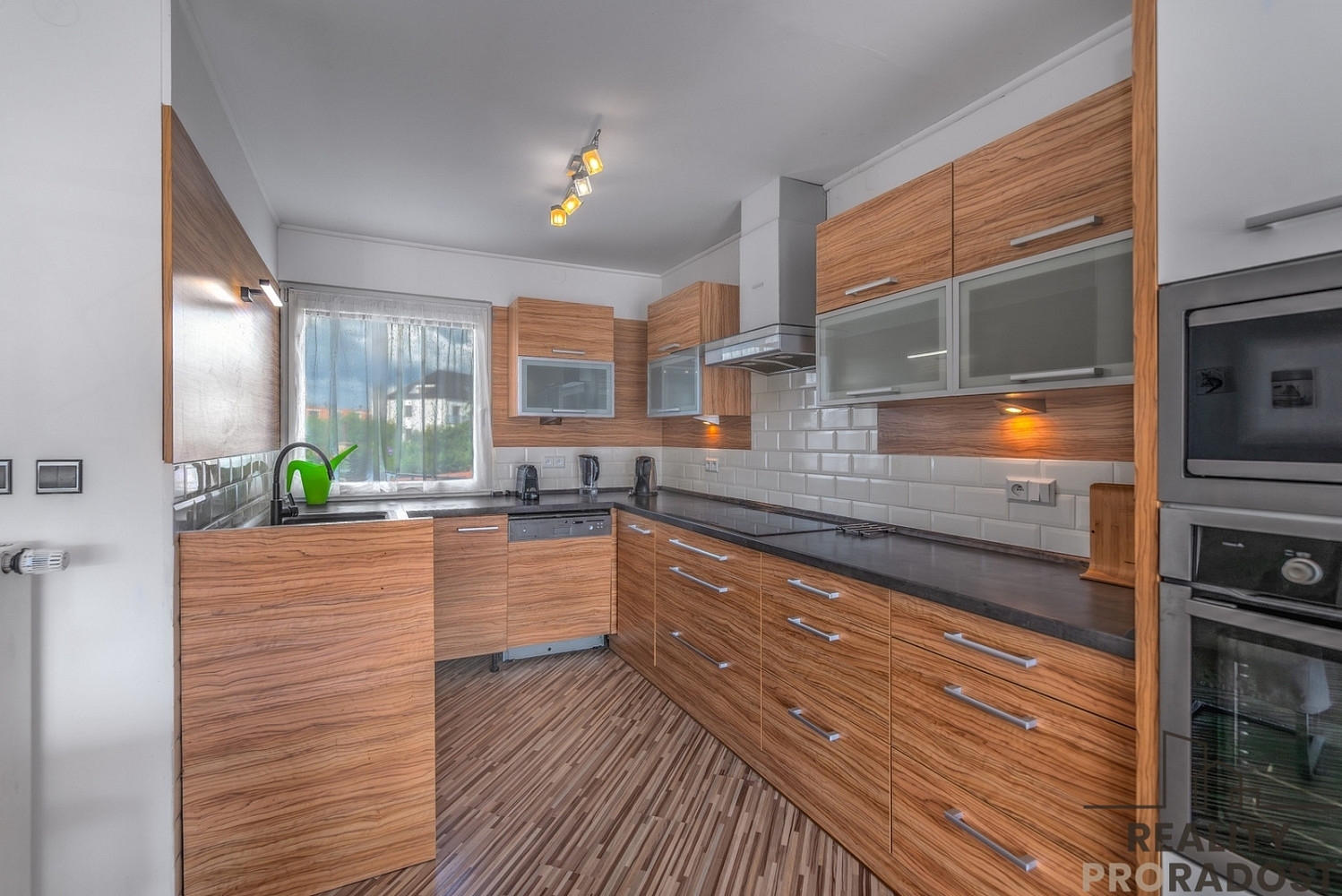Prodej domu 200 m² s pozemkem 607 m² – fotografie 4