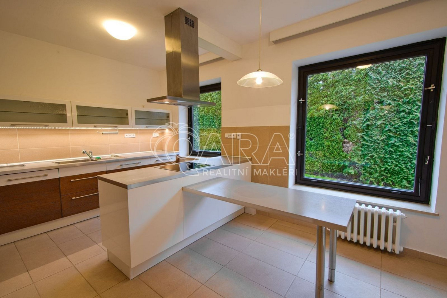 Pronájem kanceláře 417 m² – fotografie 4