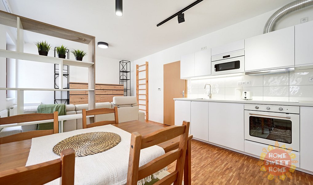 Pronájem bytu 1+kk 30 m², Praha – náhled fotky 2