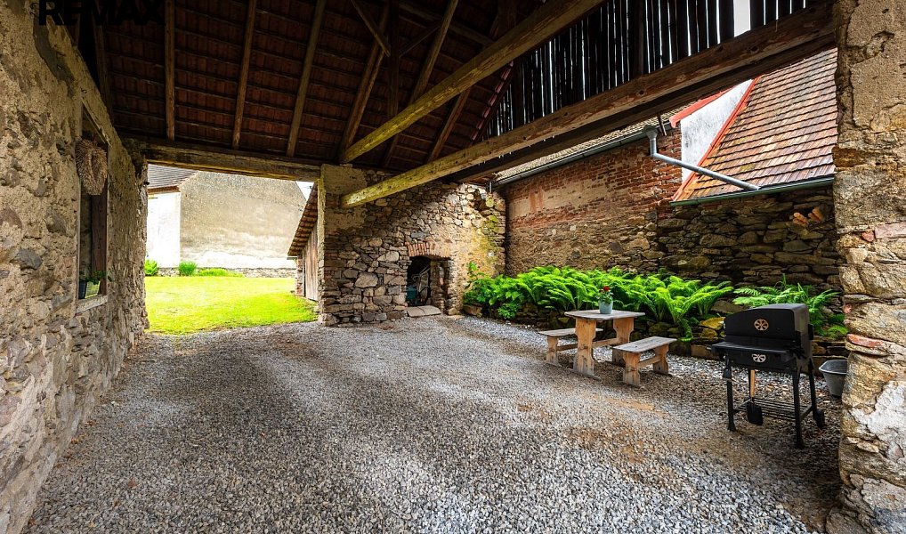 Prodej domu 363 m² s pozemkem 1 624 m², Paračov – náhled fotky 6