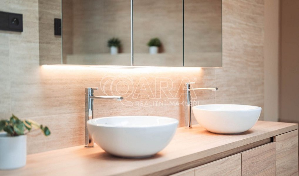 Pronájem bytu 5+kk 335 m², Praha – náhled fotky 10