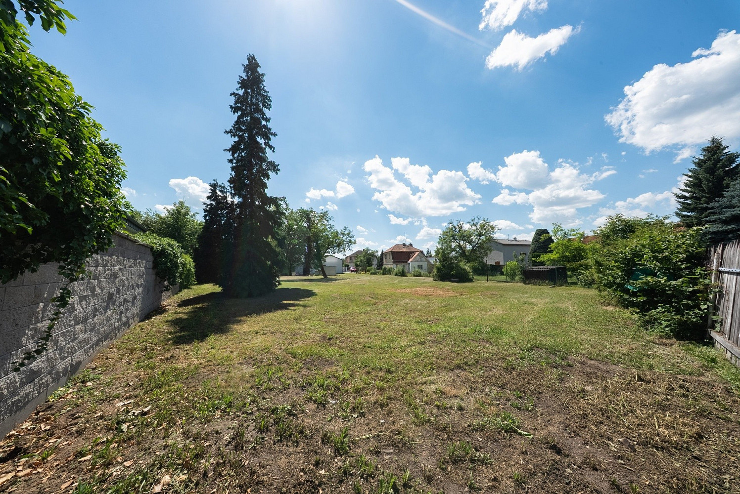 Prodej pozemku 1 433 m² – pohled 3