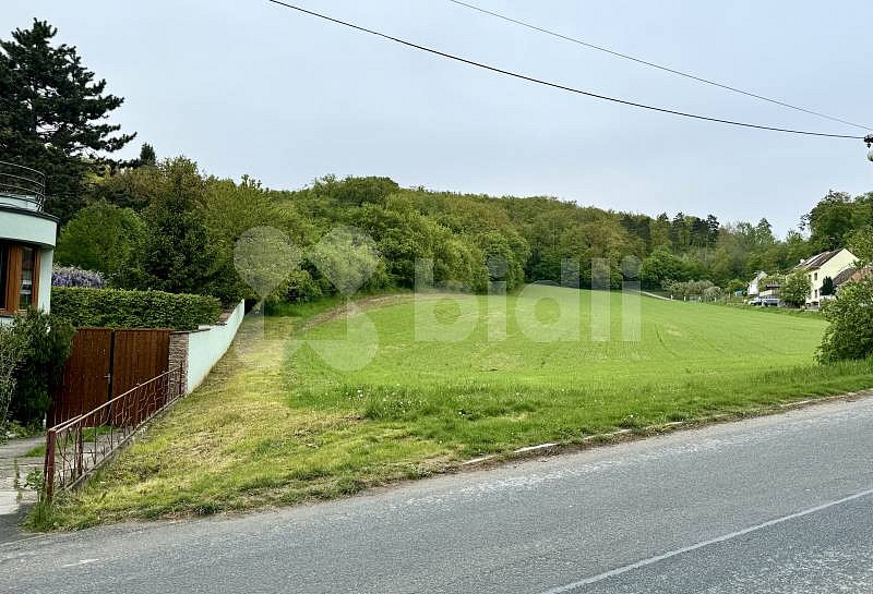 Prodej stavebního pozemku 3 665 m² – fotografie 2