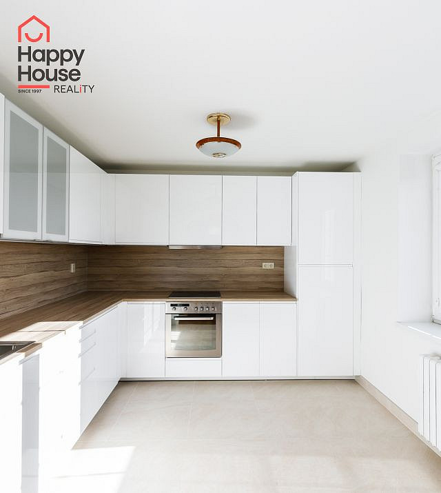 Pronájem domu 350 m² s pozemkem 700 m² – fotografie 5