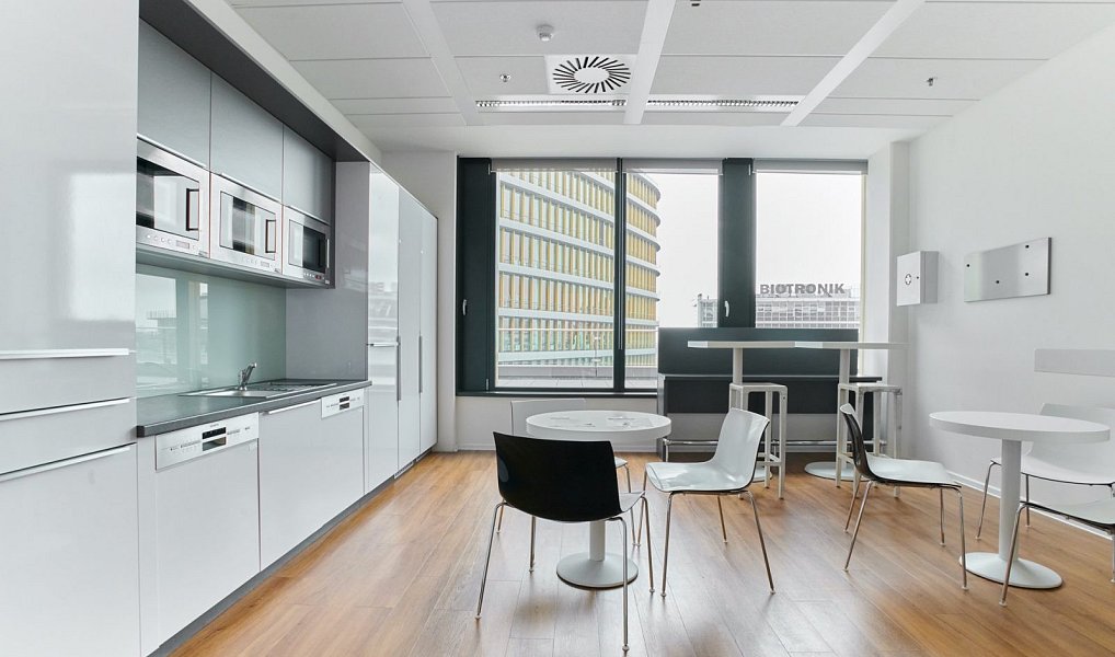Pronájem kanceláře 859 m², Praha – náhled fotky 5