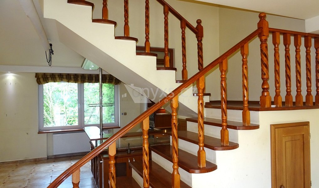 Prodej domu 212 m² s pozemkem 471 m², Jeneč – náhled fotky 12