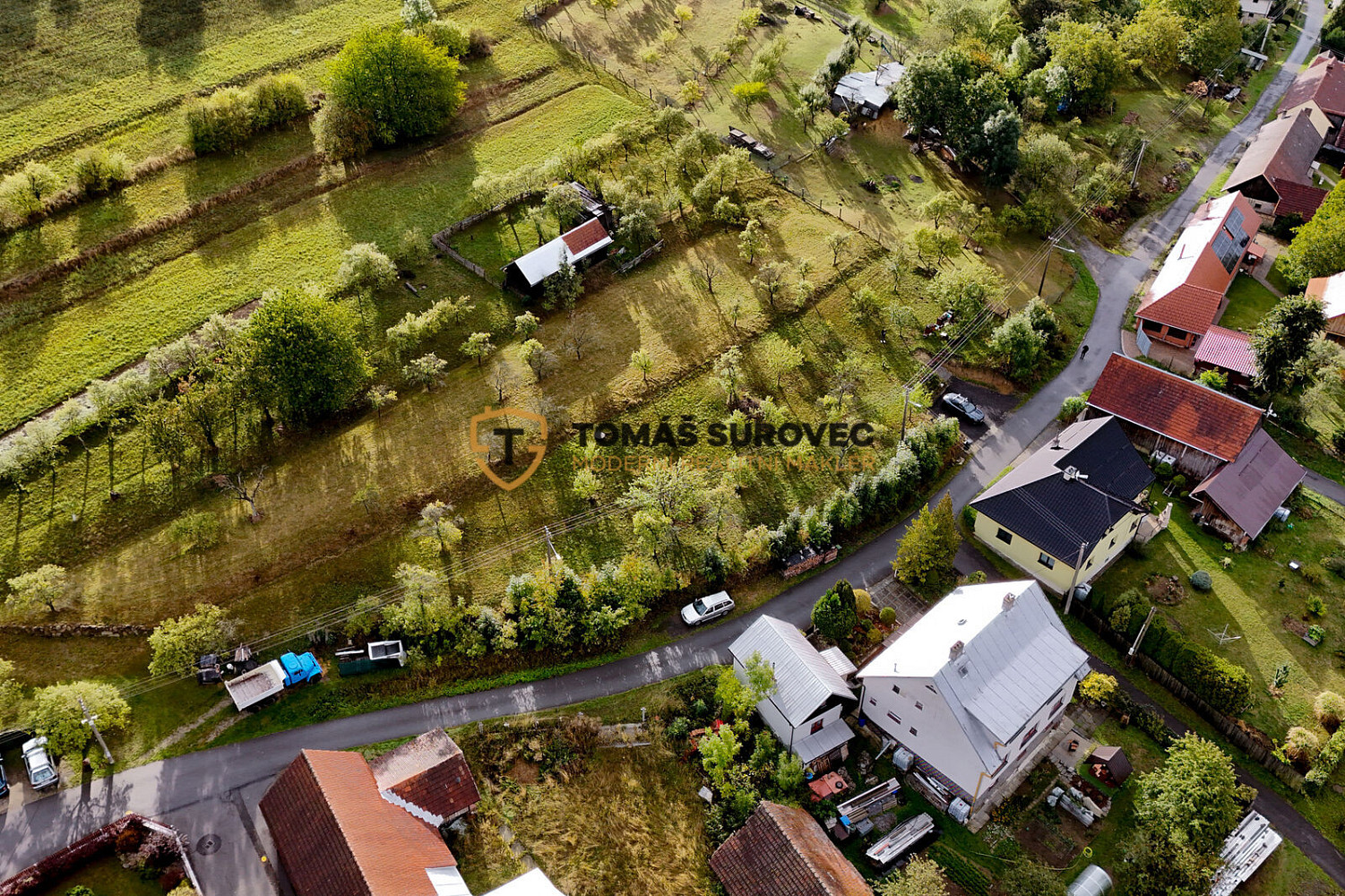 Prodej stavebního pozemku 750 m² – fotografie 2