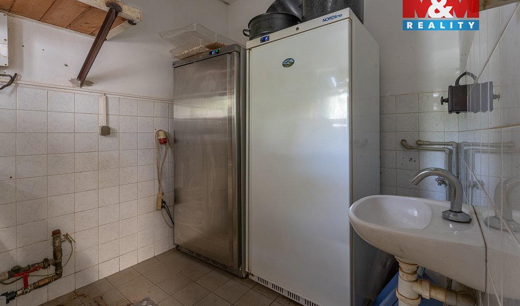 Prodej domu 390 m² s pozemkem 1 050 m², Suchdol – náhled fotky 28