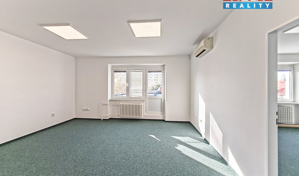 Pronájem kanceláře 77 m², Hradec Králové – náhled fotky 3