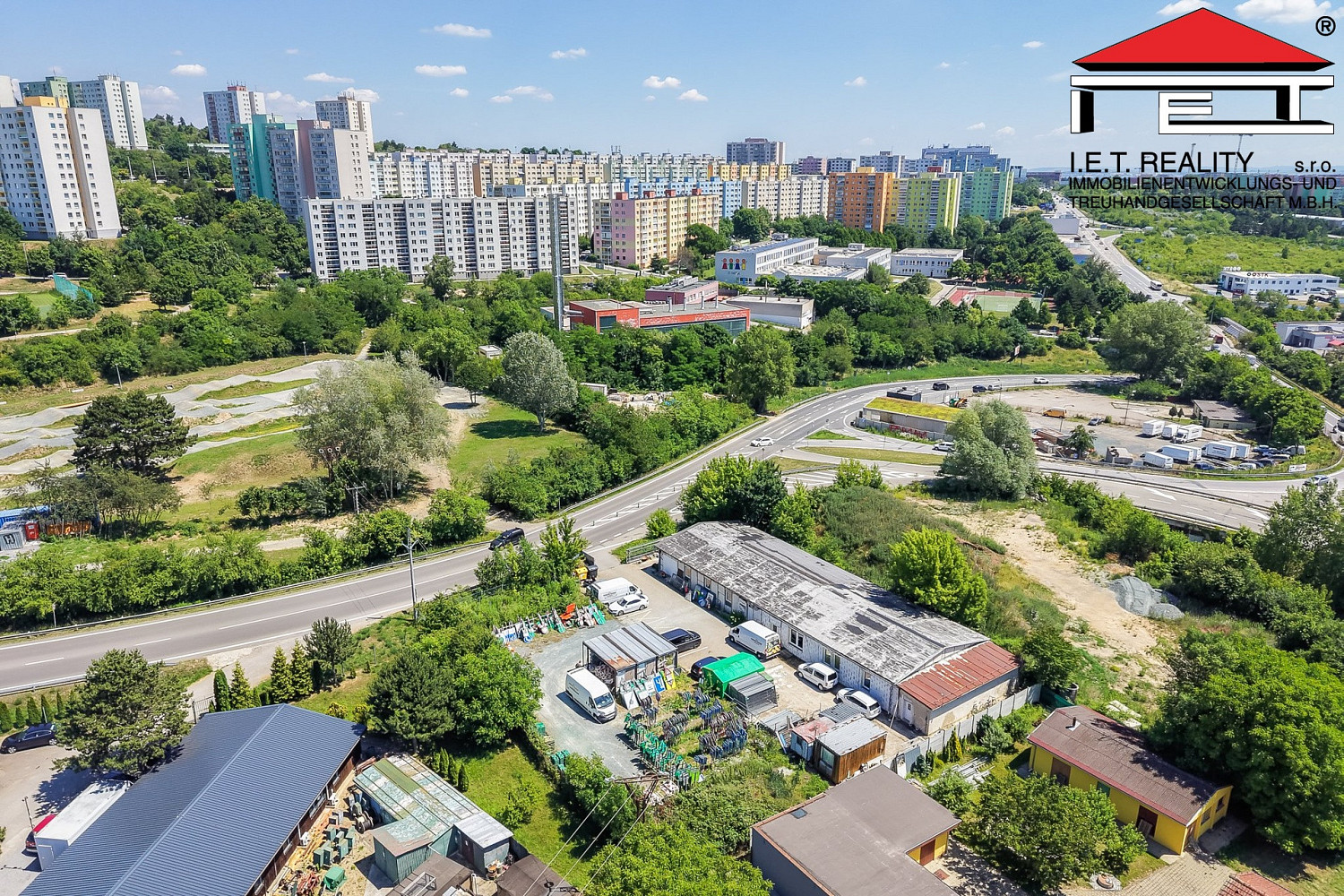 Prodej komerčního pozemku 1 973 m² – fotografie 2