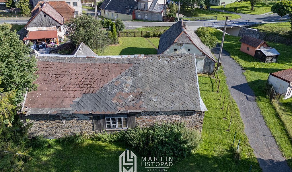 Prodej stavebního pozemku 1 379 m², Dvorce – náhled fotky 11