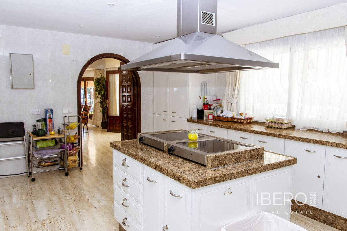 Prodej domu 594 m² s pozemkem 2 506 m² — photo 5