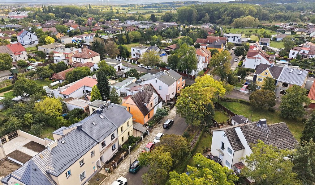 Prodej domu 100 m² s pozemkem 272 m², Chomutov – náhled fotky 33