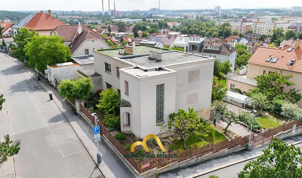 Prodej domu 240 m² s pozemkem 440 m², Praha – náhled fotky 2
