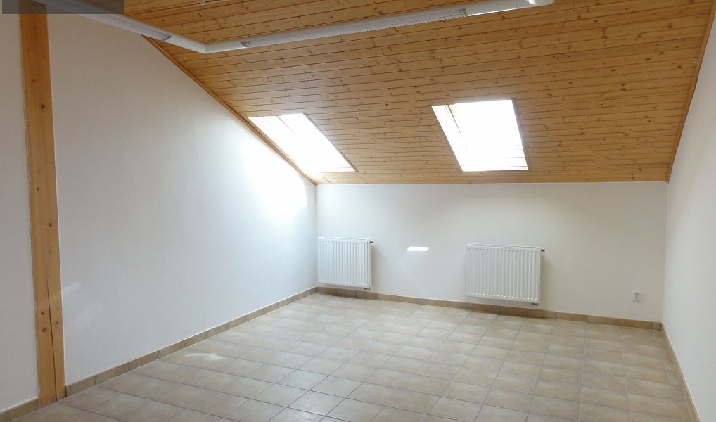 Pronájem kanceláře 44 m², Uherský Brod – náhled fotky 2