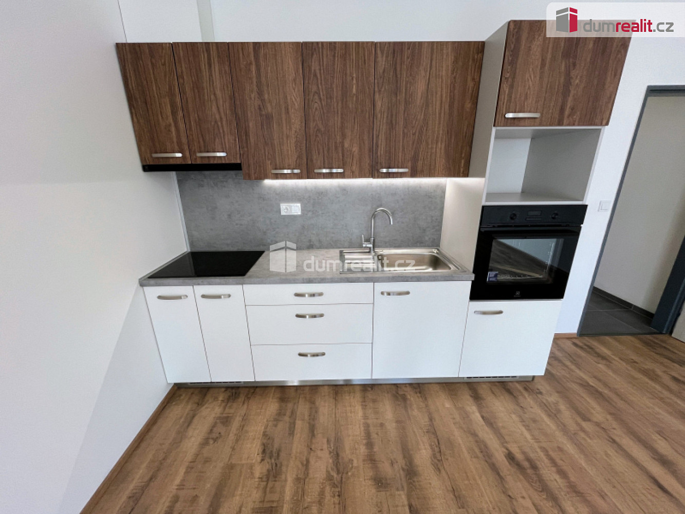 Pronájem bytu 3+kk 86 m² — photo 2