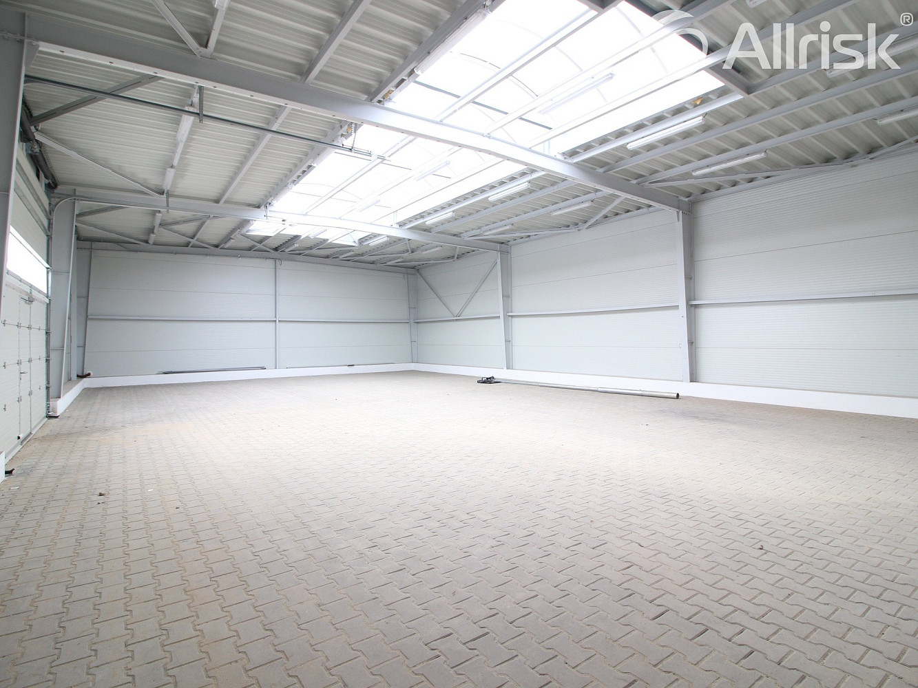 Pronájem výrobních prostor 246 m² – fotografie 2