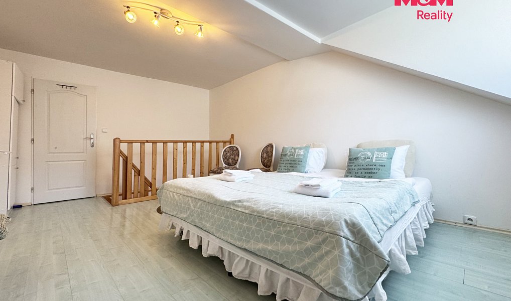 Pronájem bytu 3+1 96 m², Karlovy Vary – náhled fotky 3