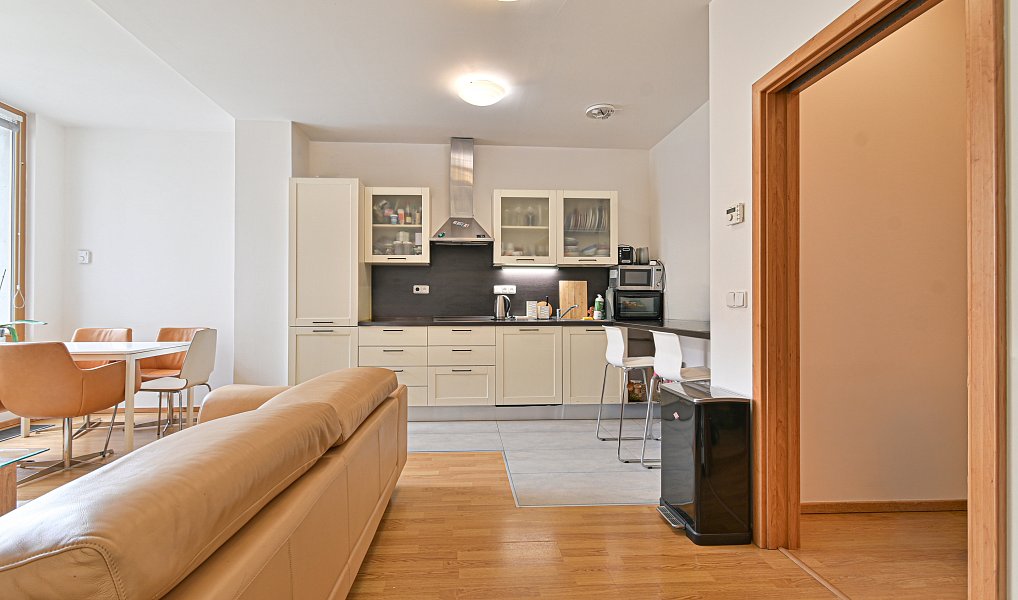 Pronájem bytu 3+kk 83 m², Praha – náhled fotky 3