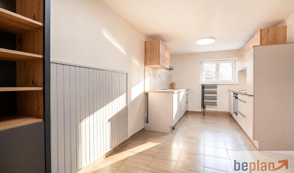 Prodej domu 300 m² s pozemkem 557 m², Drnholec – náhled fotky 14