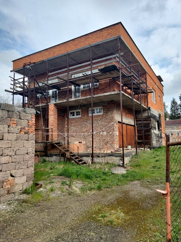 Prodej vily 260 m² s pozemkem 1 291 m²