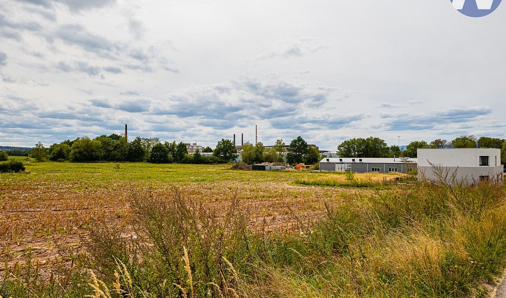 Prodej komerčního pozemku 1 700 m², Úsilné – náhled fotky 8