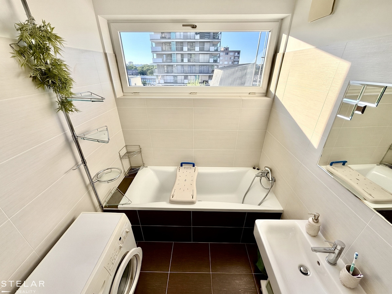 Pronájem bytu 2+kk 57 m² — photo 3