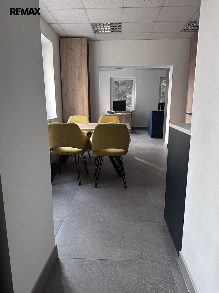 Pronájem kanceláře 52 m² — photo 4