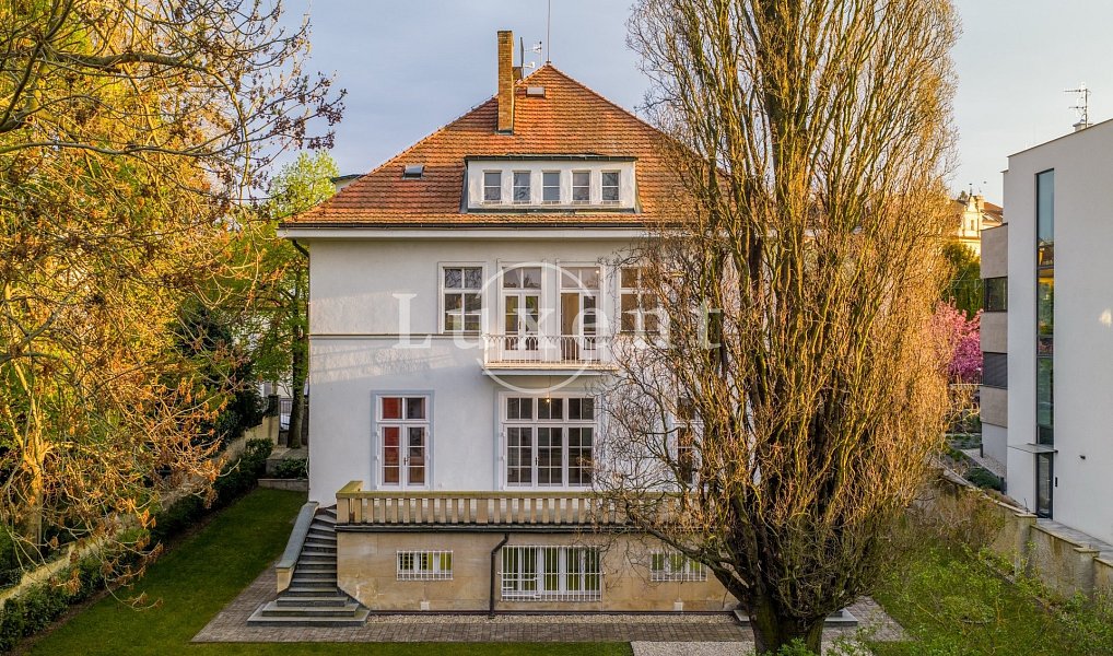 Prodej domu 726 m² s pozemkem 945 m², Praha – náhled fotky 28