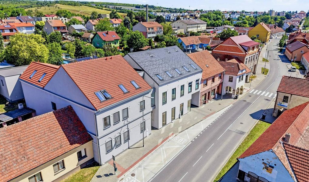 Prodej bytu 2+kk 97 m², Želešice – náhled fotky 2