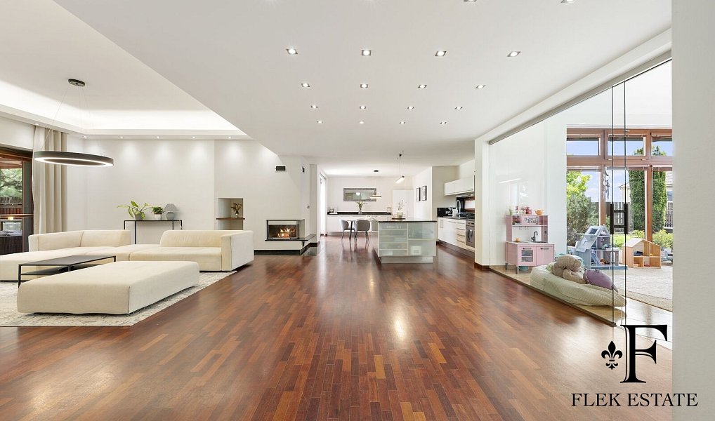 Prodej domu 371 m² s pozemkem 2 392 m², Medlov – náhled fotky 6