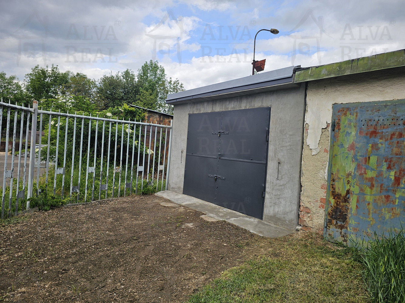 Prodej garáže v Maloměřicích na ul. Plíže s vlastním pozemkem. – pohled 4