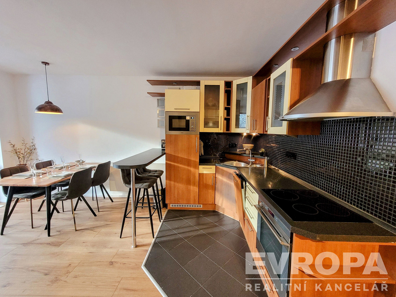 Pronájem bytu 2+kk 73 m² – fotografie 3