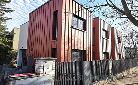 Pronájem domu 159 m² s pozemkem 377 m²