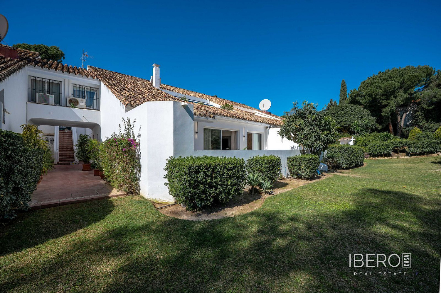 Piso 4+kk – Marbella, Nueva Andalucía - Vista 2