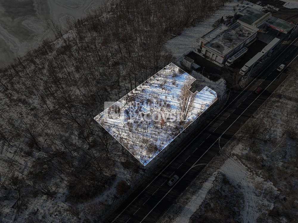 Prodej komerčního pozemku 1 642 m² – pohled 2