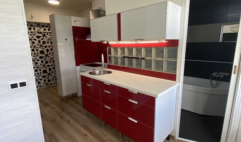Pronájem bytu 1+kk 33 m², Hodonín – náhled fotky 2