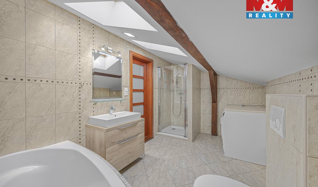 Prodej domu 374 m² s pozemkem 4 508 m², Sulice – náhled fotky 12