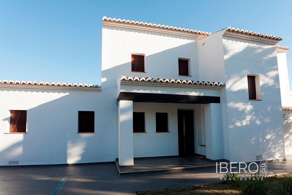 Prodej domu 283 m² s pozemkem 897 m² — photo 2