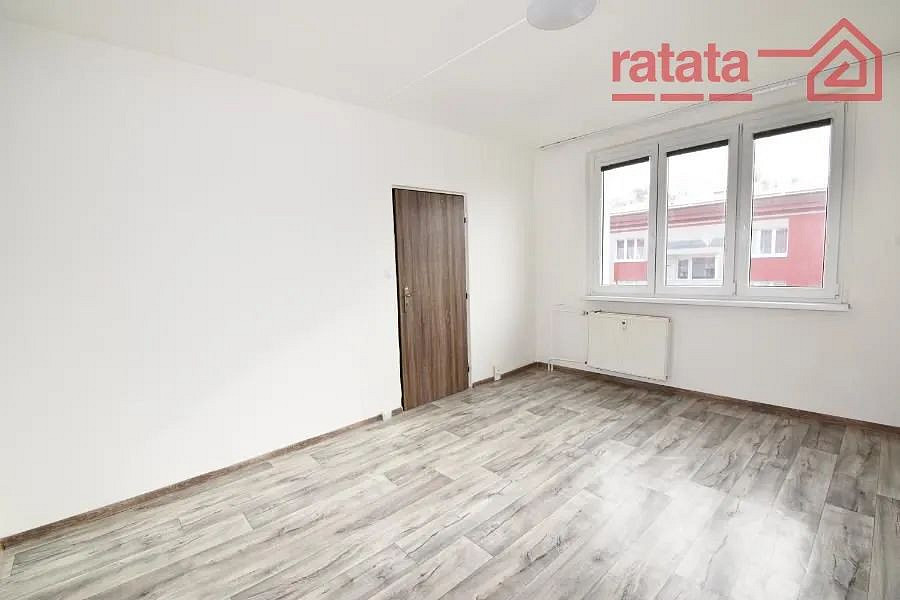Pronájem bytu 1+1 35 m² – fotografie 3