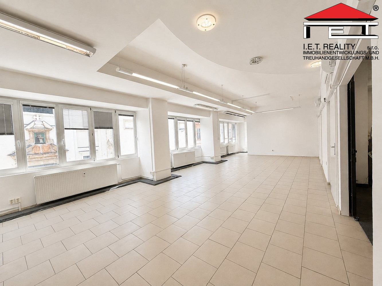 Pronájem obchodních prostor 75 m² – fotografie 2