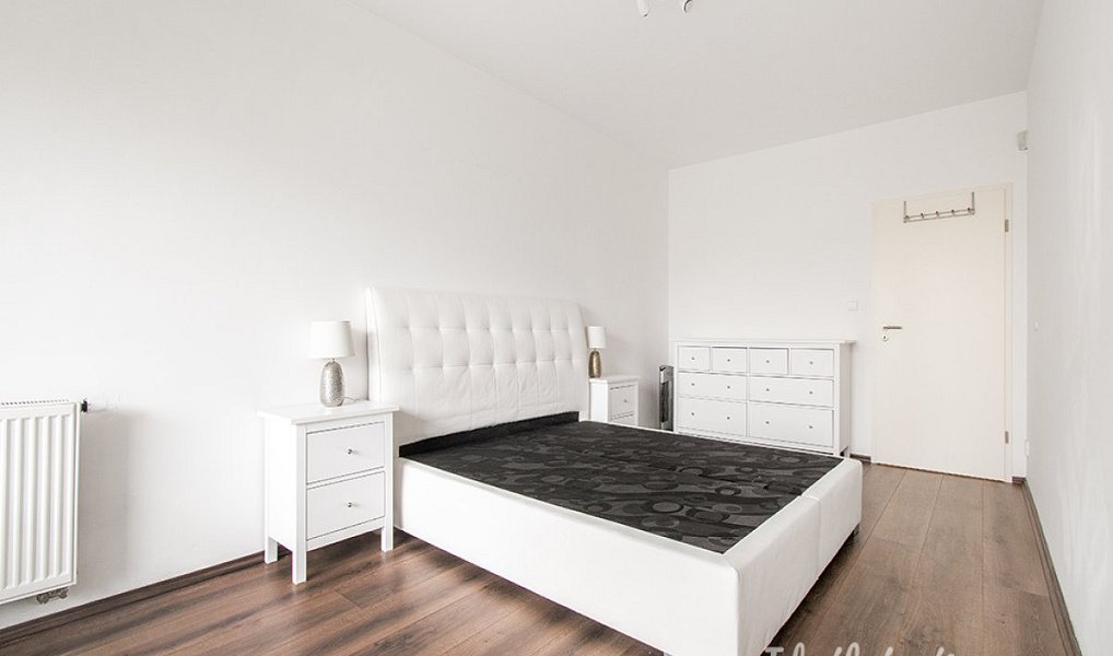 Pronájem bytu 2+kk 70 m², Praha – náhled fotky 3