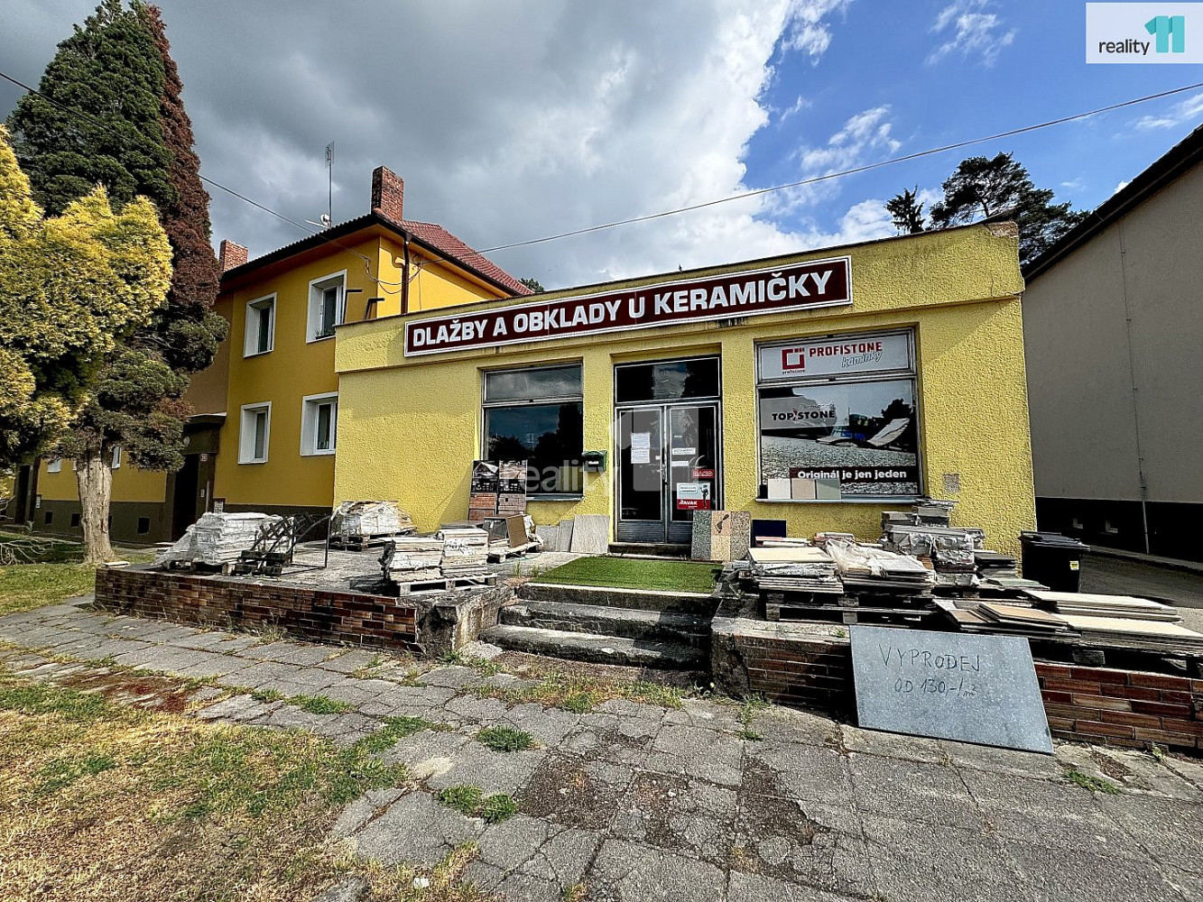 Pronájem obchodních prostor 168 m²