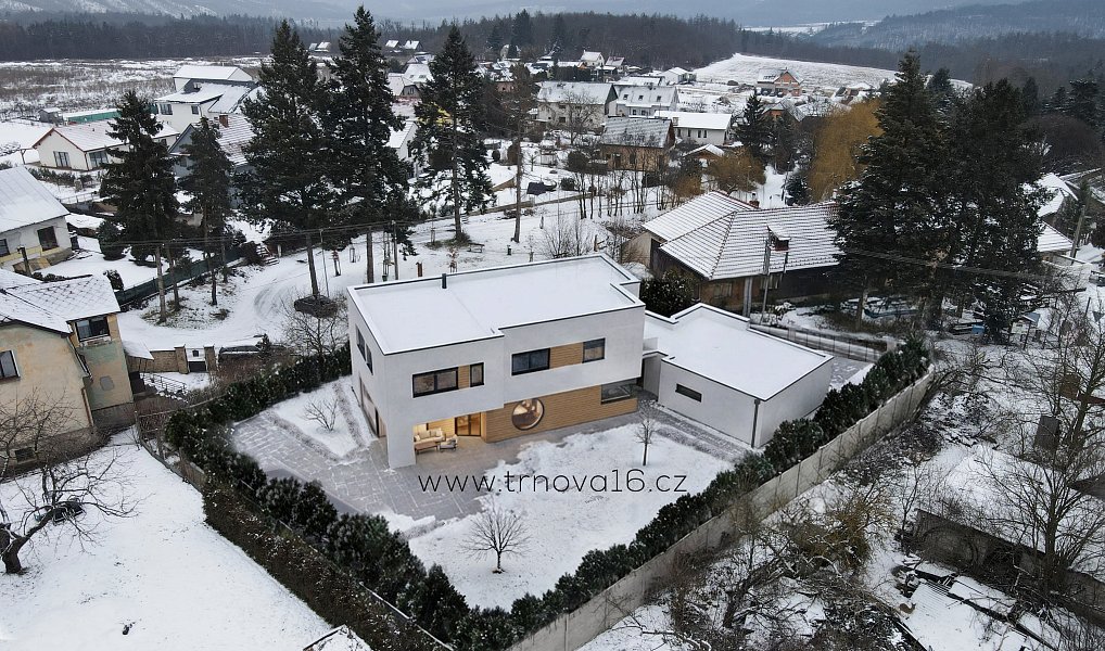 Prodej domu 326 m² s pozemkem 927 m², Trnová – náhled fotky 3