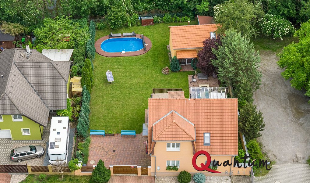 Prodej domu 279 m² s pozemkem 766 m², Praha – náhled fotky 2