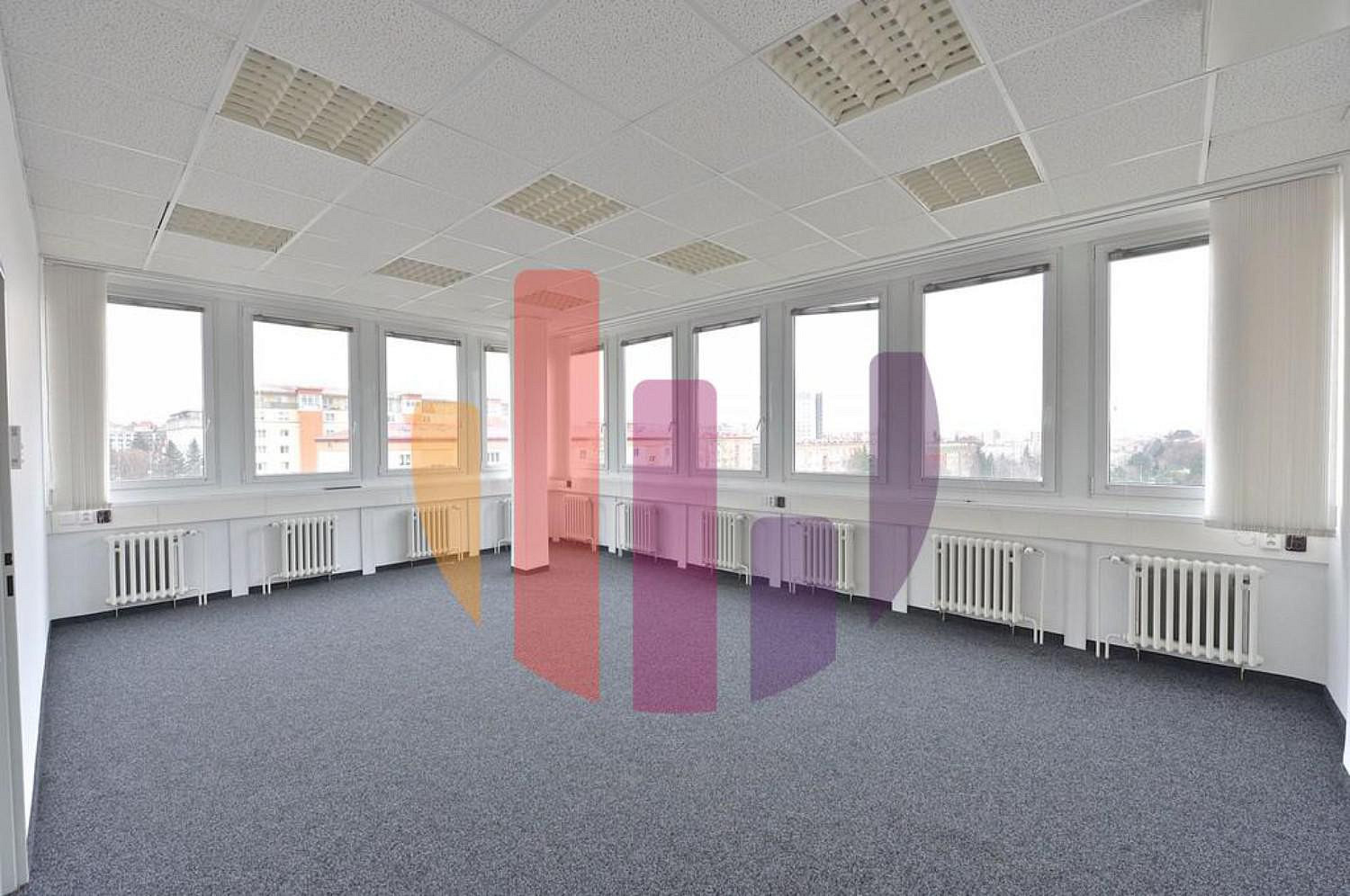 Pronájem kanceláře 129 m² — photo 3