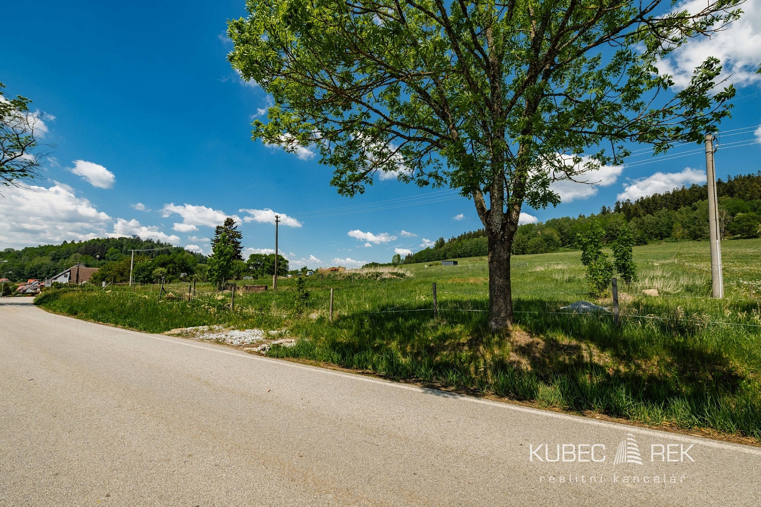 Prodej stavebního pozemku 1 559 m² – fotografie 2