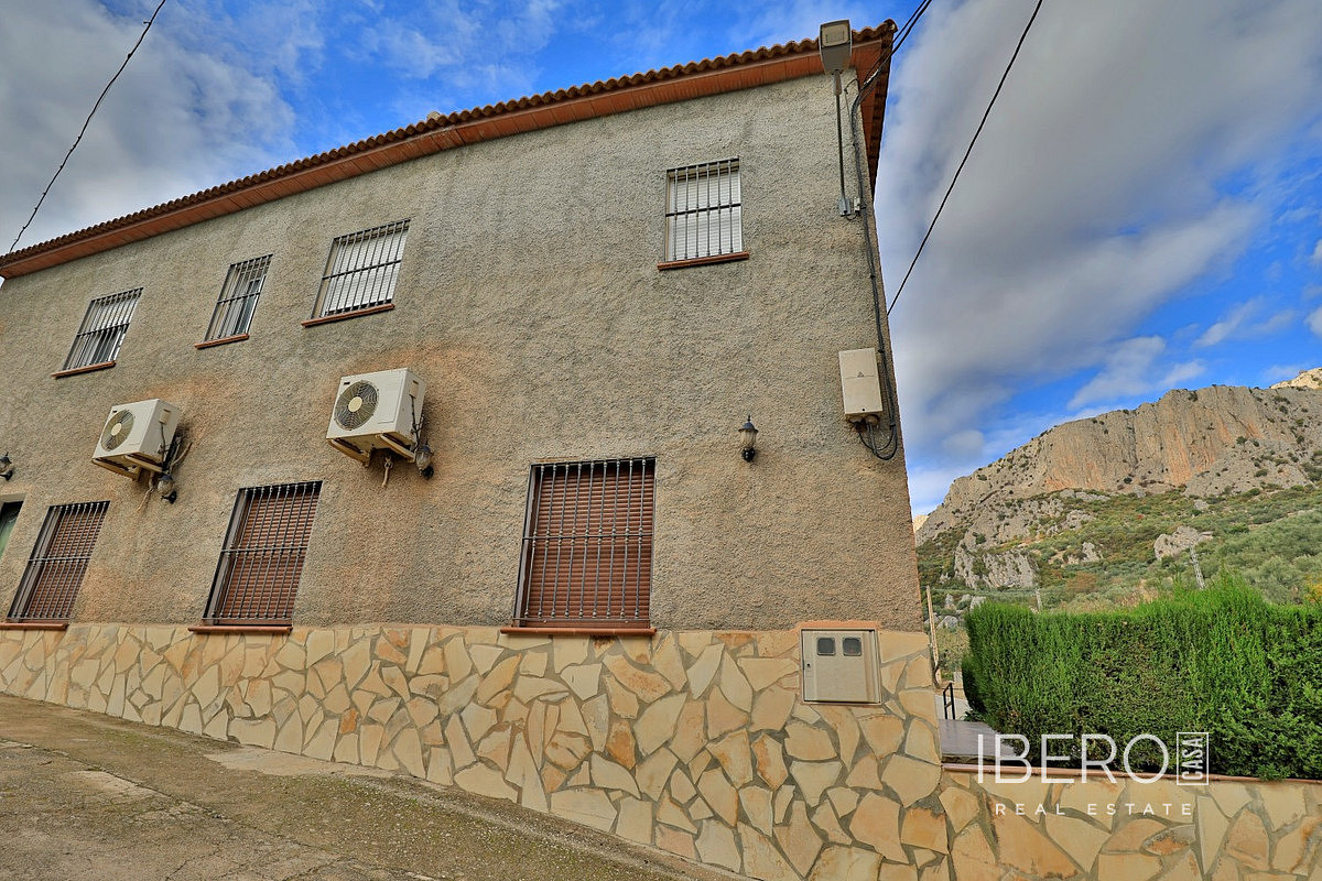 Prodej domu 528 m² s pozemkem 254 m² — photo 2