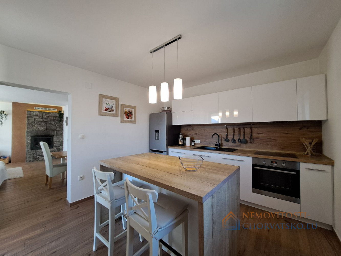 Pronájem domu 400 m² s pozemkem 1 500 m² - Więcej
